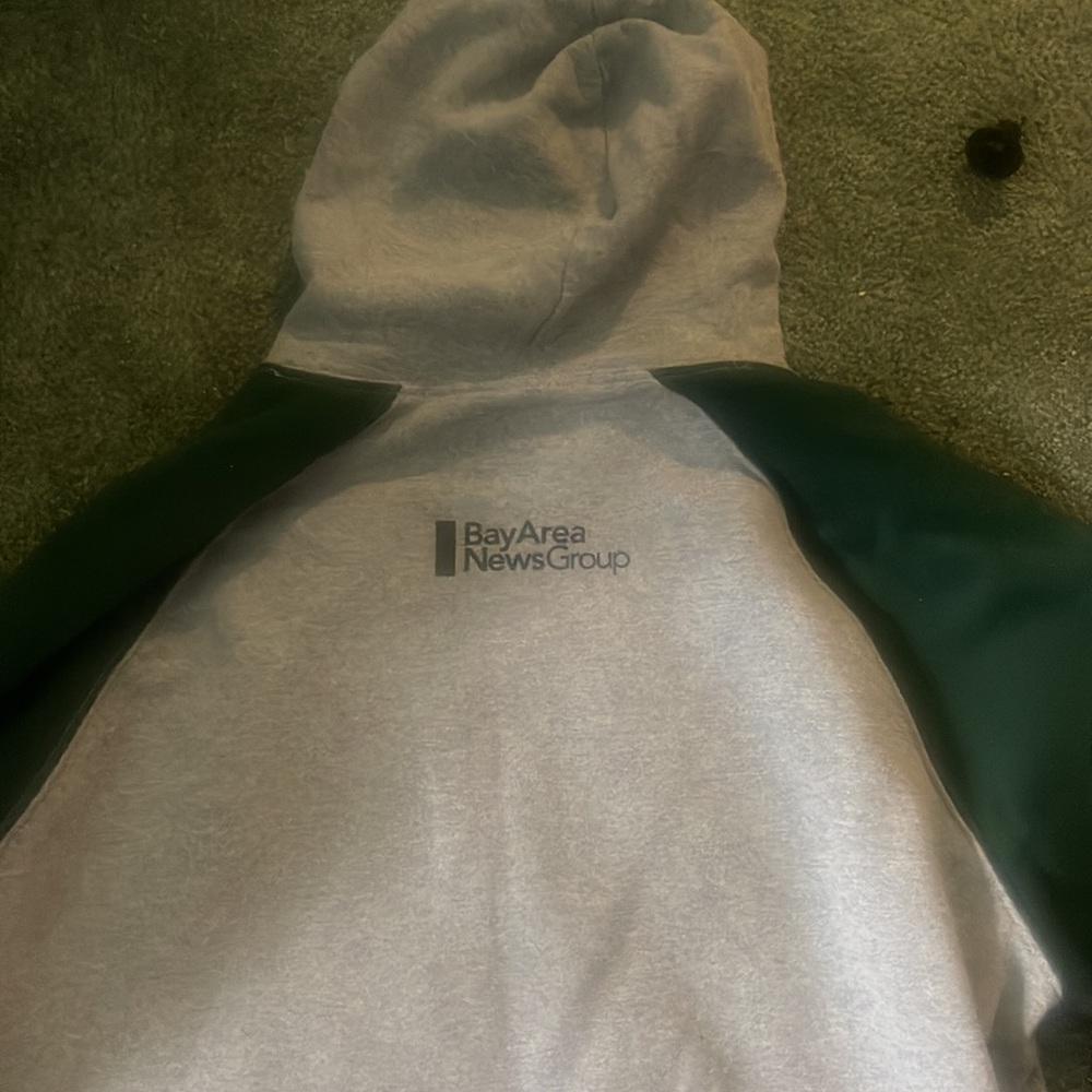 Jerzees Oakland Athletics Green & Grey Size XL Sweatshirt/ Hoodie with Pocket - Picture 3 of 4